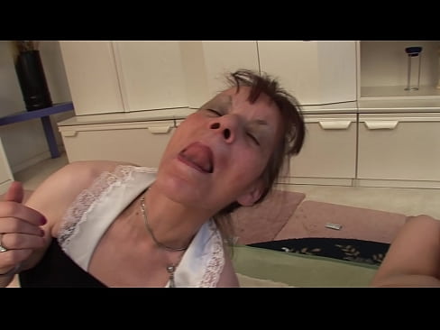 ❤️ Două bunicuțe și un bunic fac sex în trei ❤  at ro.xxx-wow-net.ru ❌